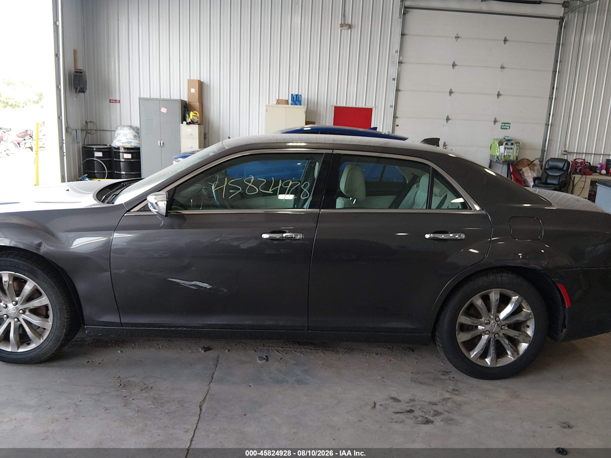 2018 CHRYSLER 300 LIMITED AWD