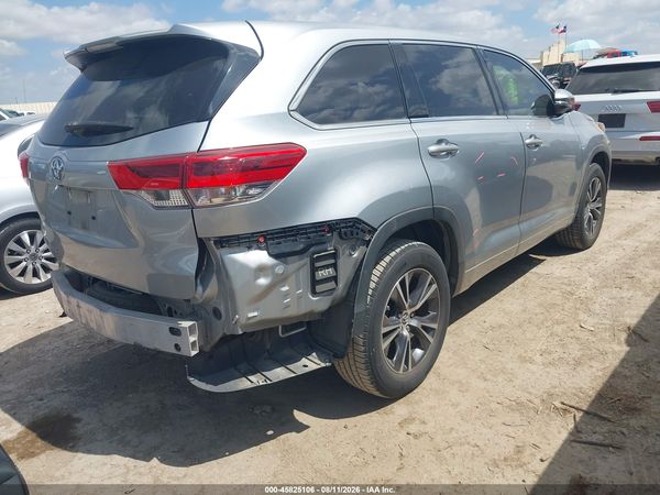 2018 TOYOTA HIGHLANDER LE