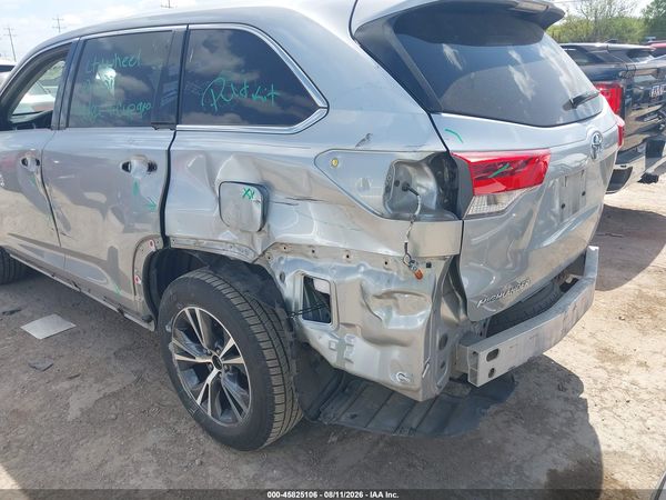 2018 TOYOTA HIGHLANDER LE
