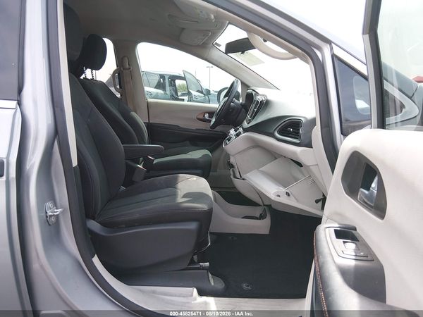 2018 CHRYSLER PACIFICA L