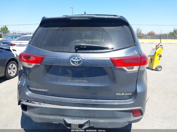 2018 TOYOTA HIGHLANDER XLE