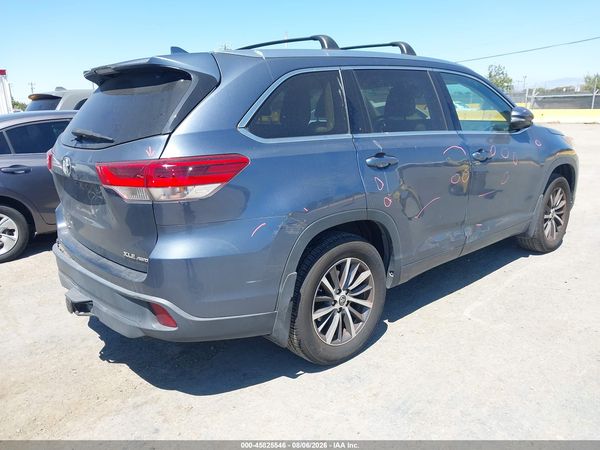 2018 TOYOTA HIGHLANDER XLE