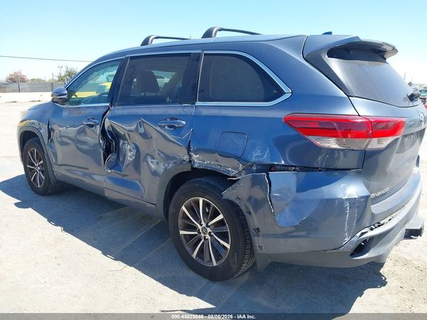 2018 TOYOTA HIGHLANDER XLE