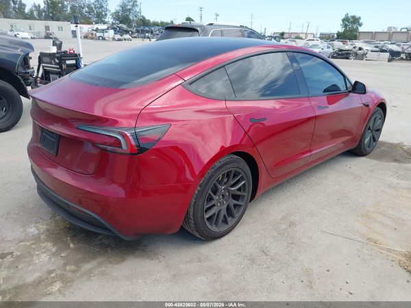 2025 TESLA MODEL 3 — I4