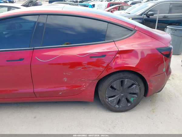 2025 TESLA MODEL 3 — I6
