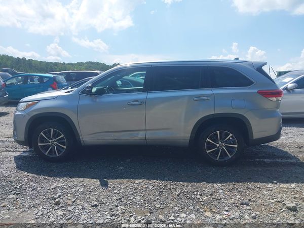 2017 TOYOTA HIGHLANDER XLE