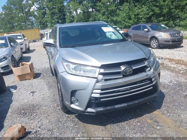 2017 TOYOTA HIGHLANDER XLE