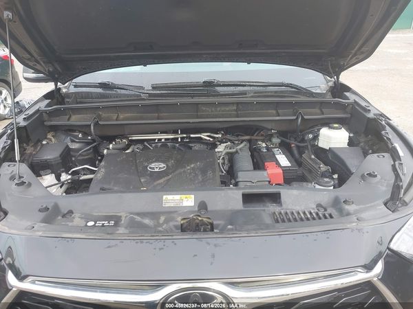 2022 TOYOTA HIGHLANDER PLATINUM