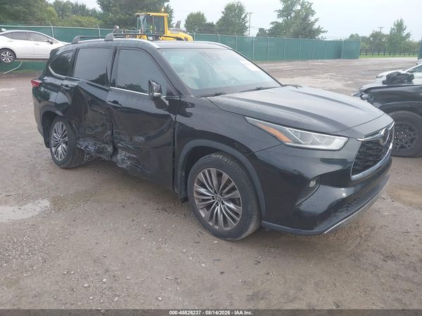 2022 TOYOTA HIGHLANDER PLATINUM