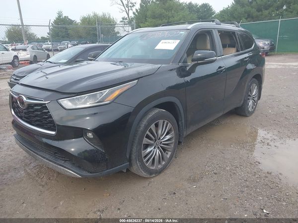 2022 TOYOTA HIGHLANDER PLATINUM