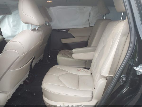 2022 TOYOTA HIGHLANDER PLATINUM
