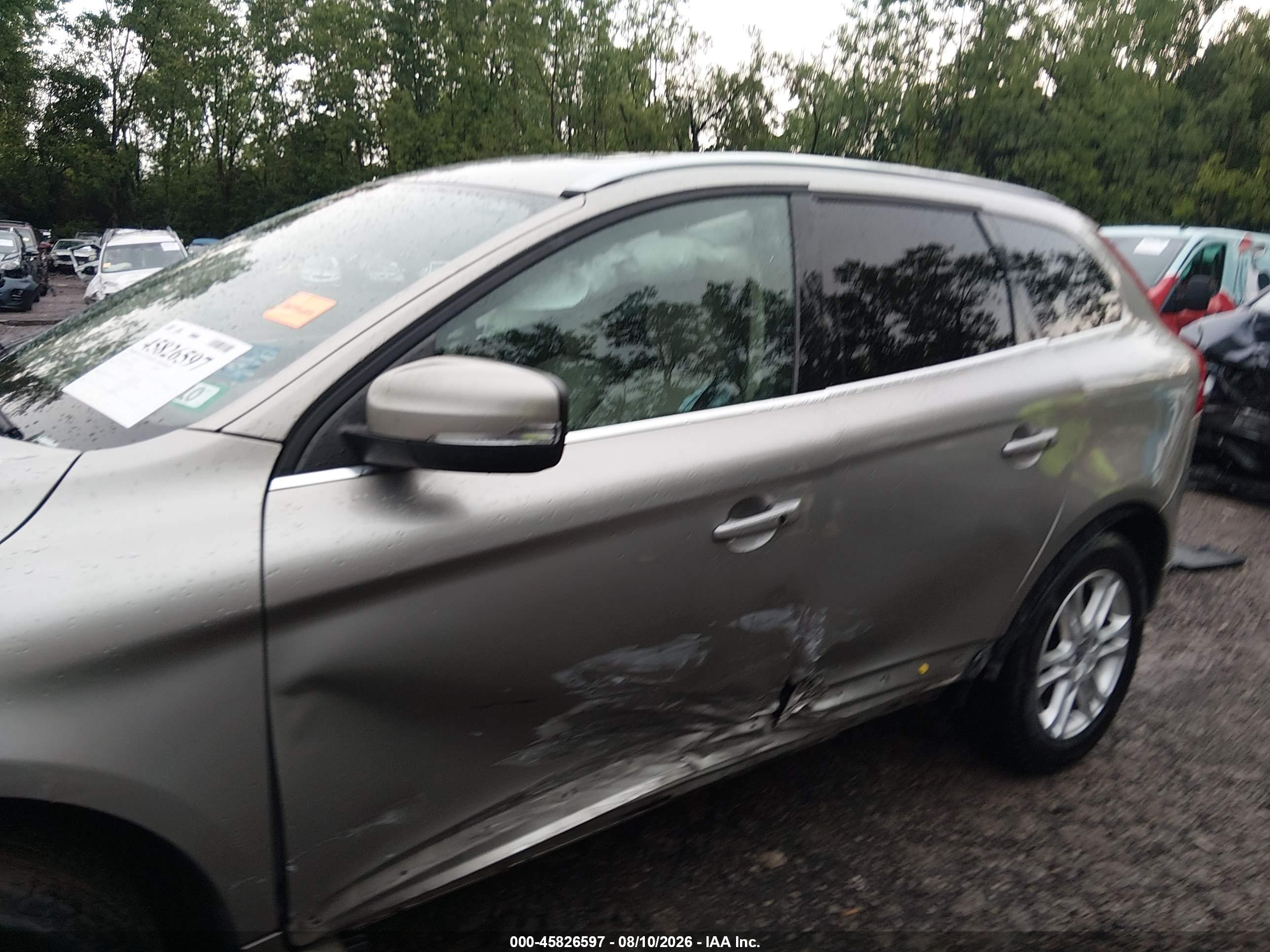 2016 VOLVO XC60 T5 PREMIER