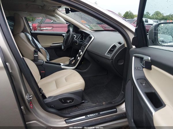 2016 VOLVO XC60 T5 PREMIER