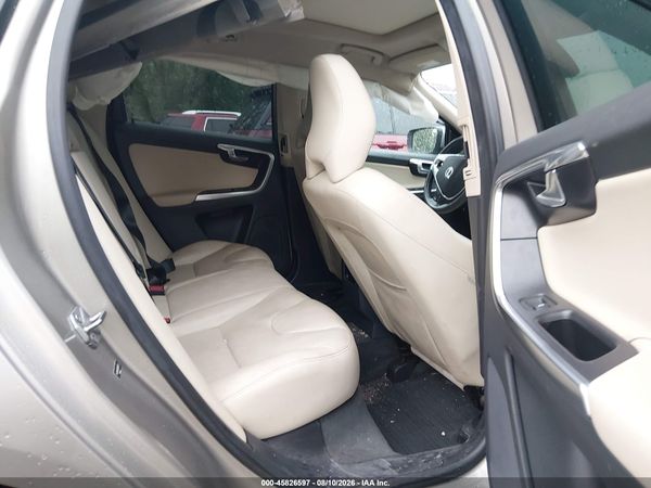 2016 VOLVO XC60 T5 PREMIER