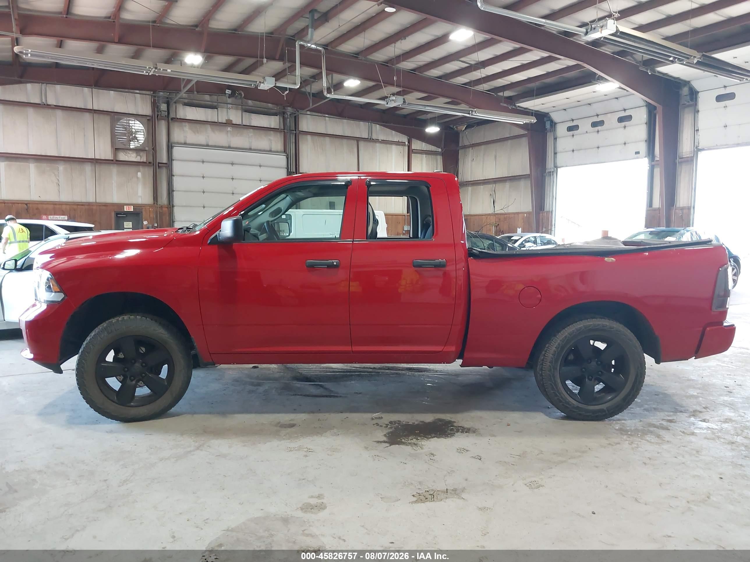 2019 RAM 1500 CLASSIC EXPRESS  4X4 6'4 BOX