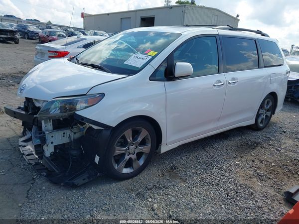 2014 TOYOTA SIENNA — I2