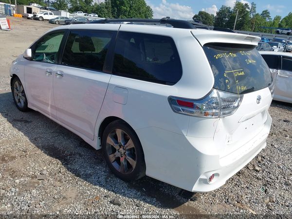 2014 TOYOTA SIENNA SE 8 PASSENGER — I3