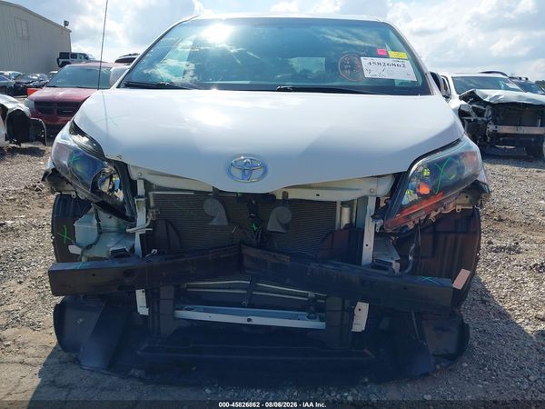 2014 TOYOTA SIENNA SE 8 PASSENGER — I6