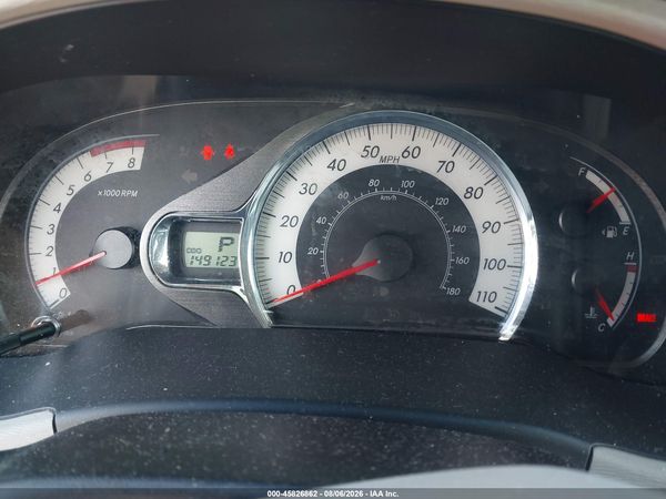 2014 TOYOTA SIENNA SE 8 PASSENGER — I7