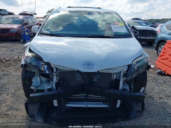 2014 TOYOTA SIENNA SE 8 PASSENGER — I115