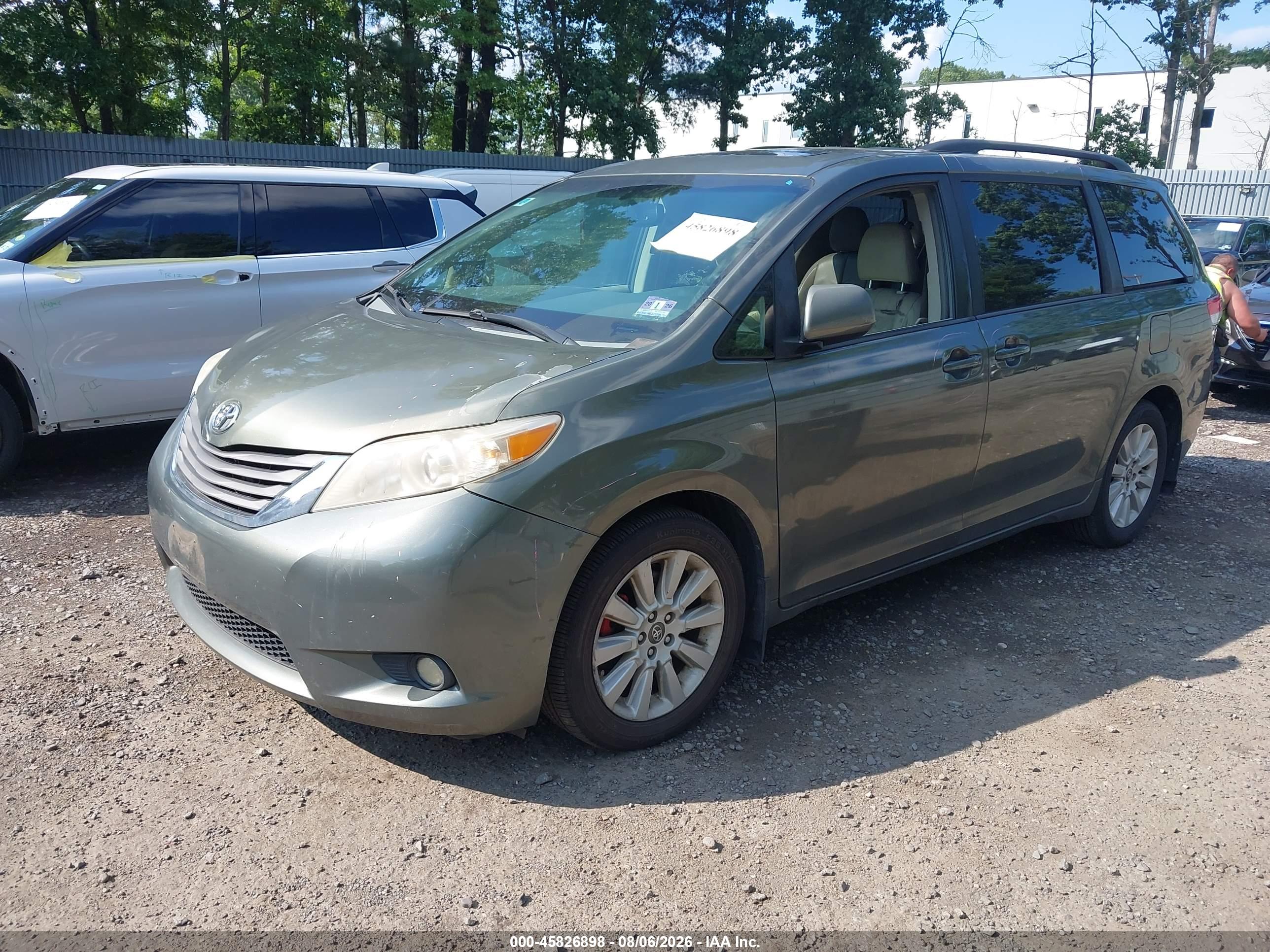 2012 TOYOTA SIENNA XLE 7 PASSENGER