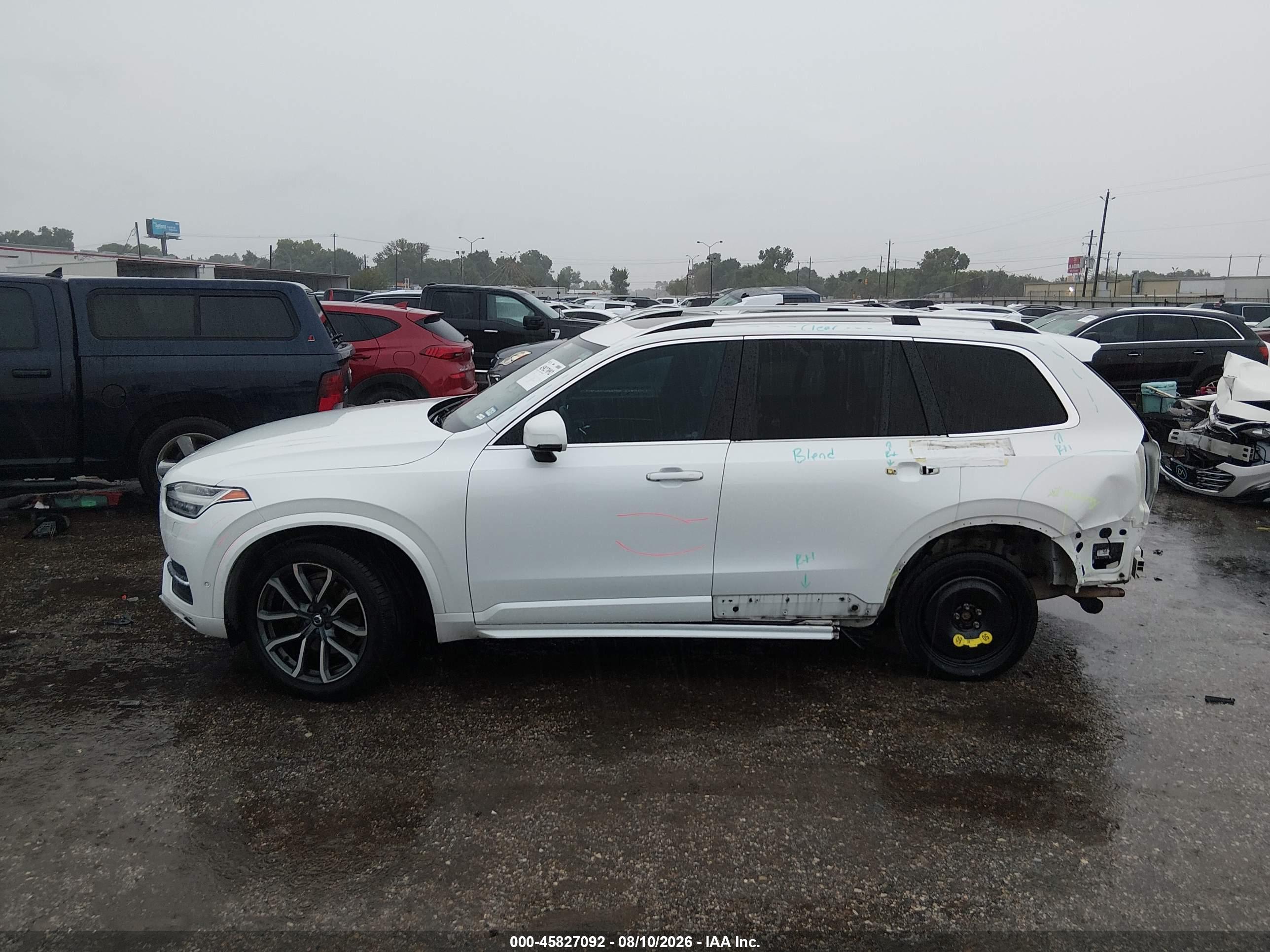 2018 VOLVO XC90 T6 MOMENTUM