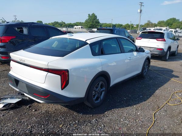 2026 KIA K4 LXS