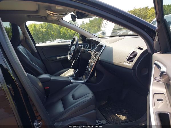 2016 VOLVO XC60 T6 DRIVE-E PLATINUM