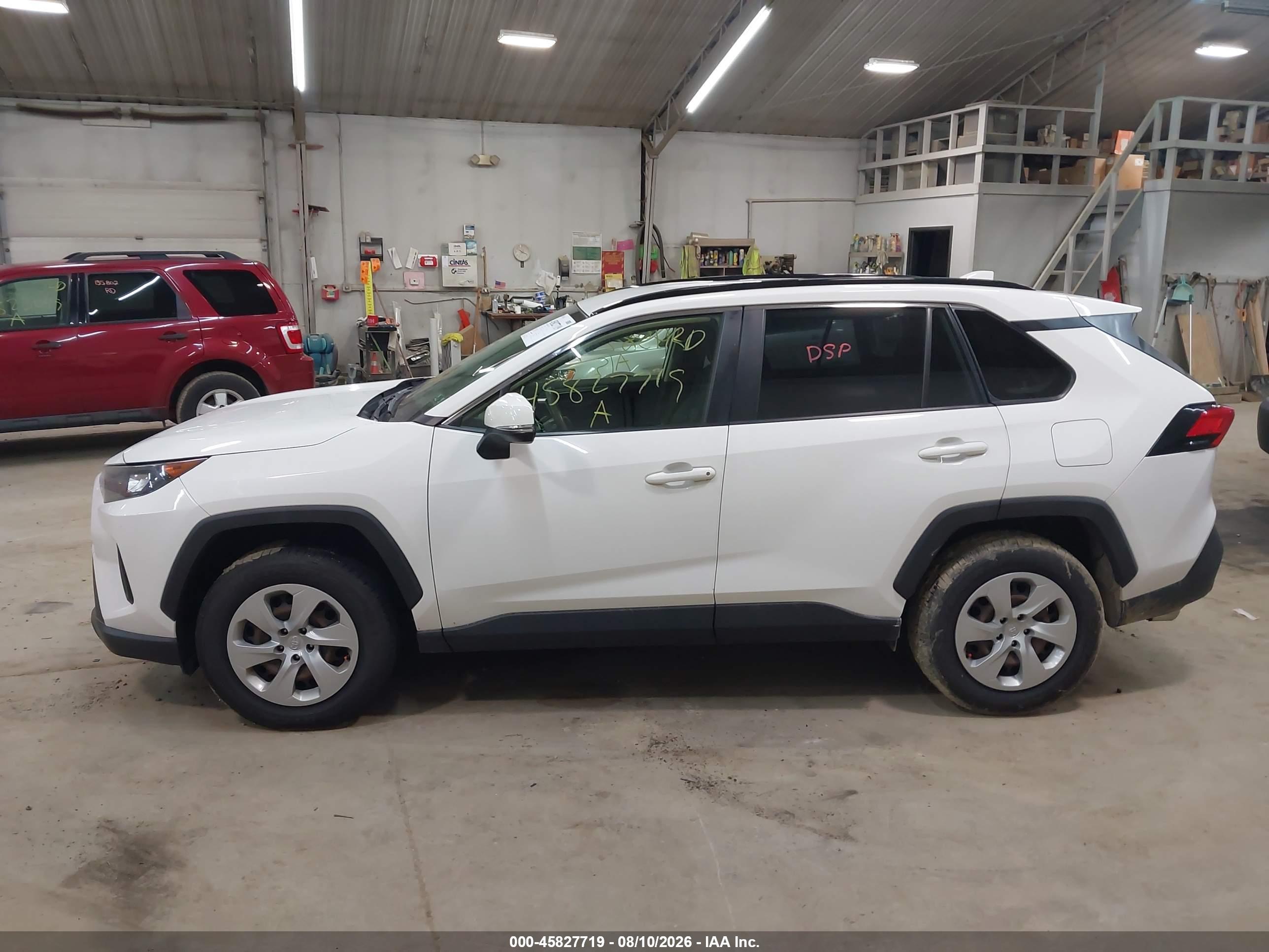 2019 TOYOTA RAV4 LE