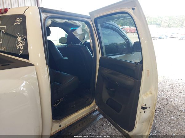 2013 CHEVROLET SILVERADO 1500 LT — I8