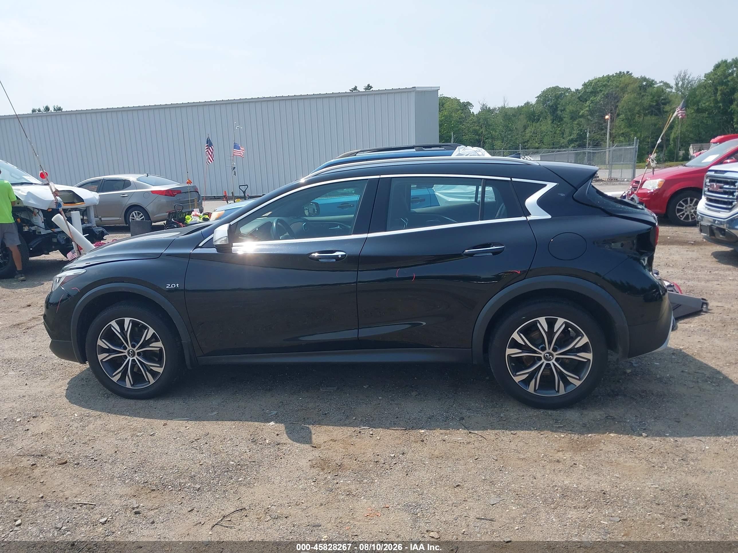 2017 INFINITI QX30 PREMIUM