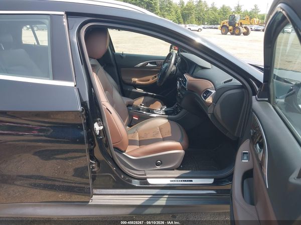 2017 INFINITI QX30 PREMIUM