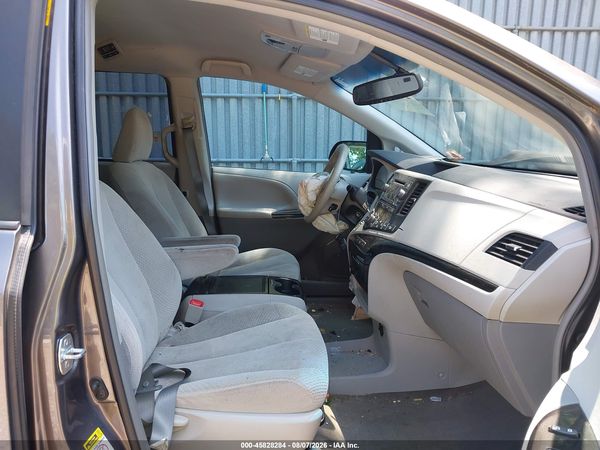 2013 TOYOTA SIENNA LE V6 8 PASSENGER