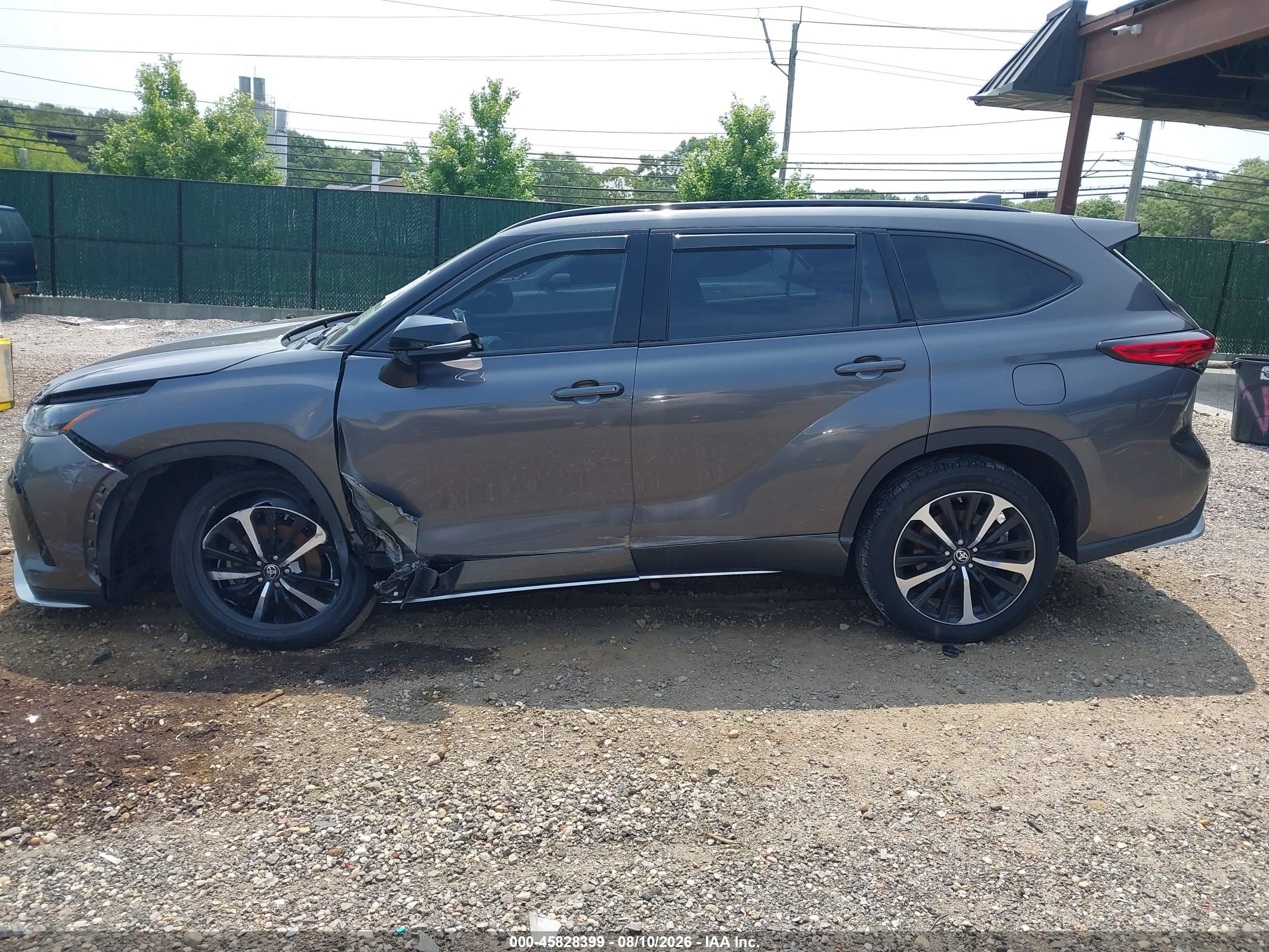 2021 TOYOTA HIGHLANDER XSE