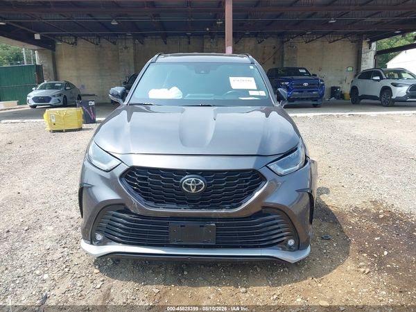 2021 TOYOTA HIGHLANDER XSE