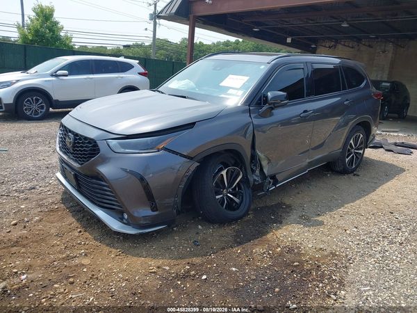 2021 TOYOTA HIGHLANDER XSE