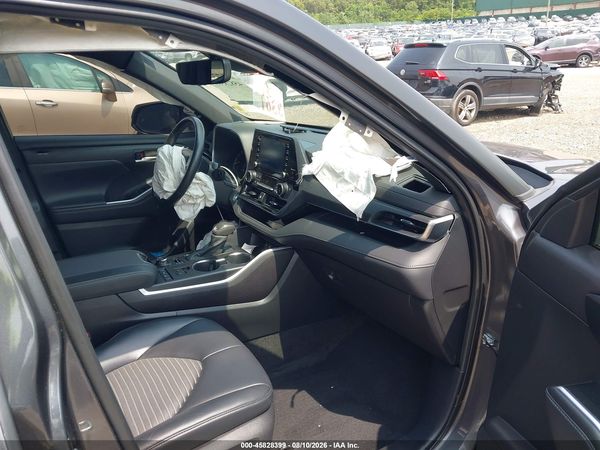2021 TOYOTA HIGHLANDER XSE