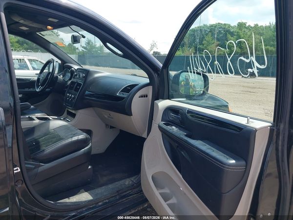 2017 DODGE GRAND CARAVAN SXT — I5