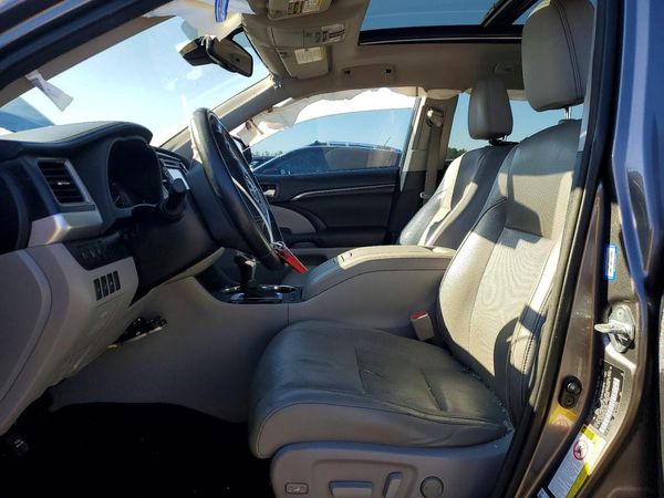 2015 TOYOTA HIGHLANDER