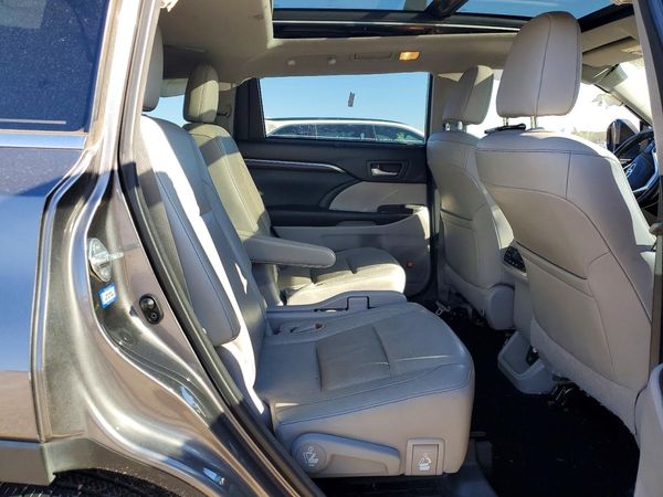 2015 TOYOTA HIGHLANDER