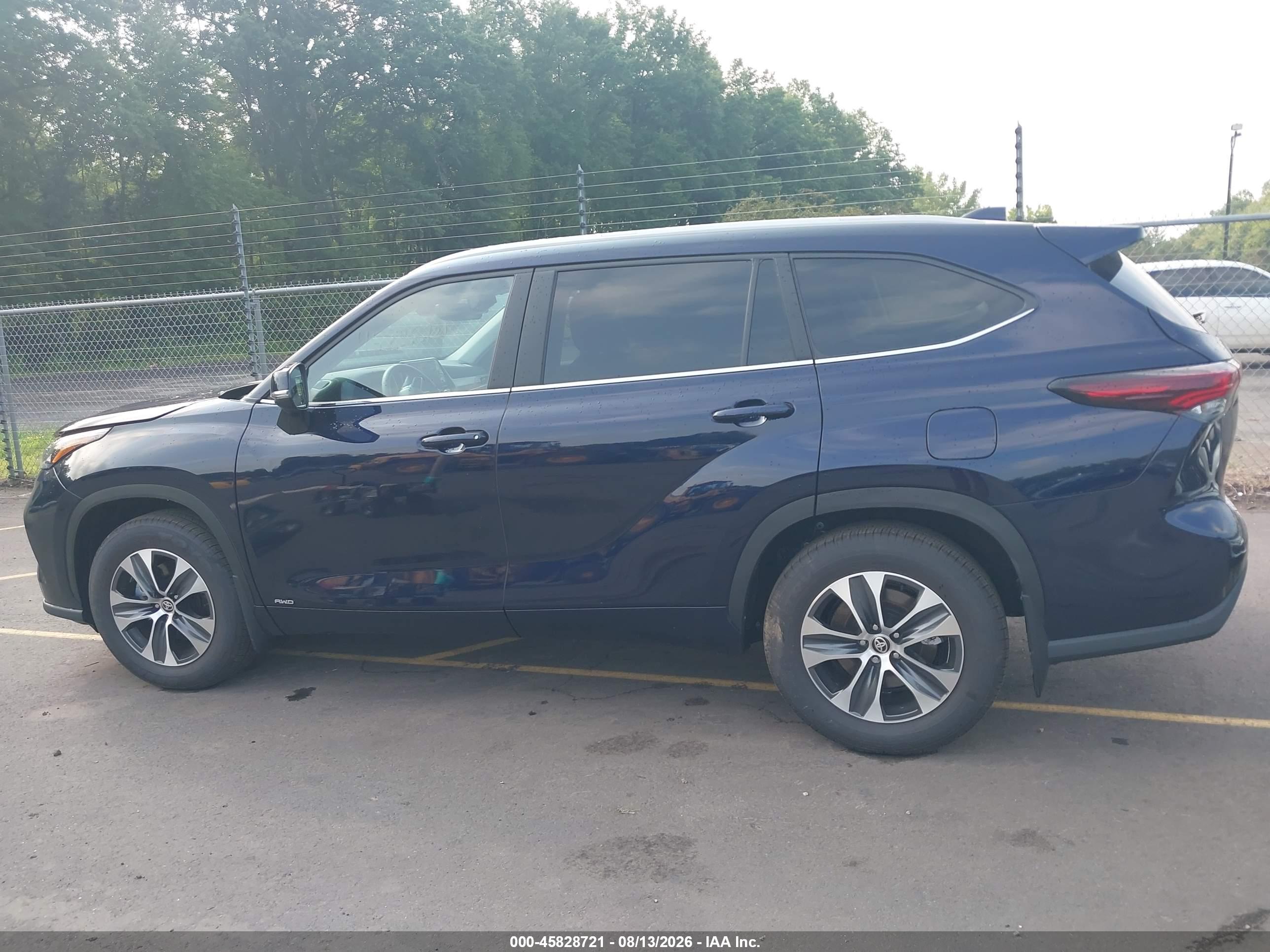 2026 TOYOTA HIGHLANDER HYBRID XLE
