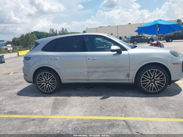 2025 PORSCHE CAYENNE