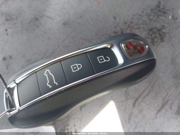 2025 PORSCHE CAYENNE
