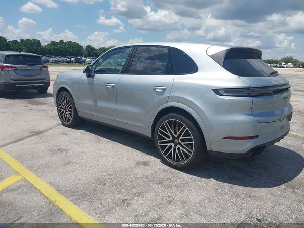 2025 PORSCHE CAYENNE