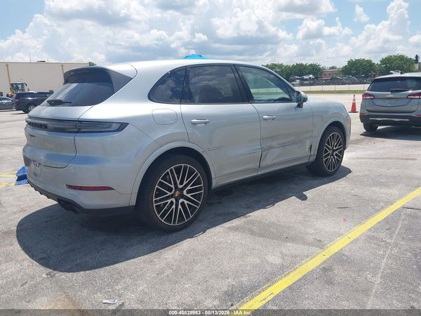 2025 PORSCHE CAYENNE