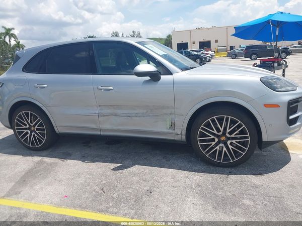2025 PORSCHE CAYENNE