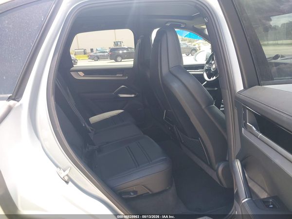 2025 PORSCHE CAYENNE