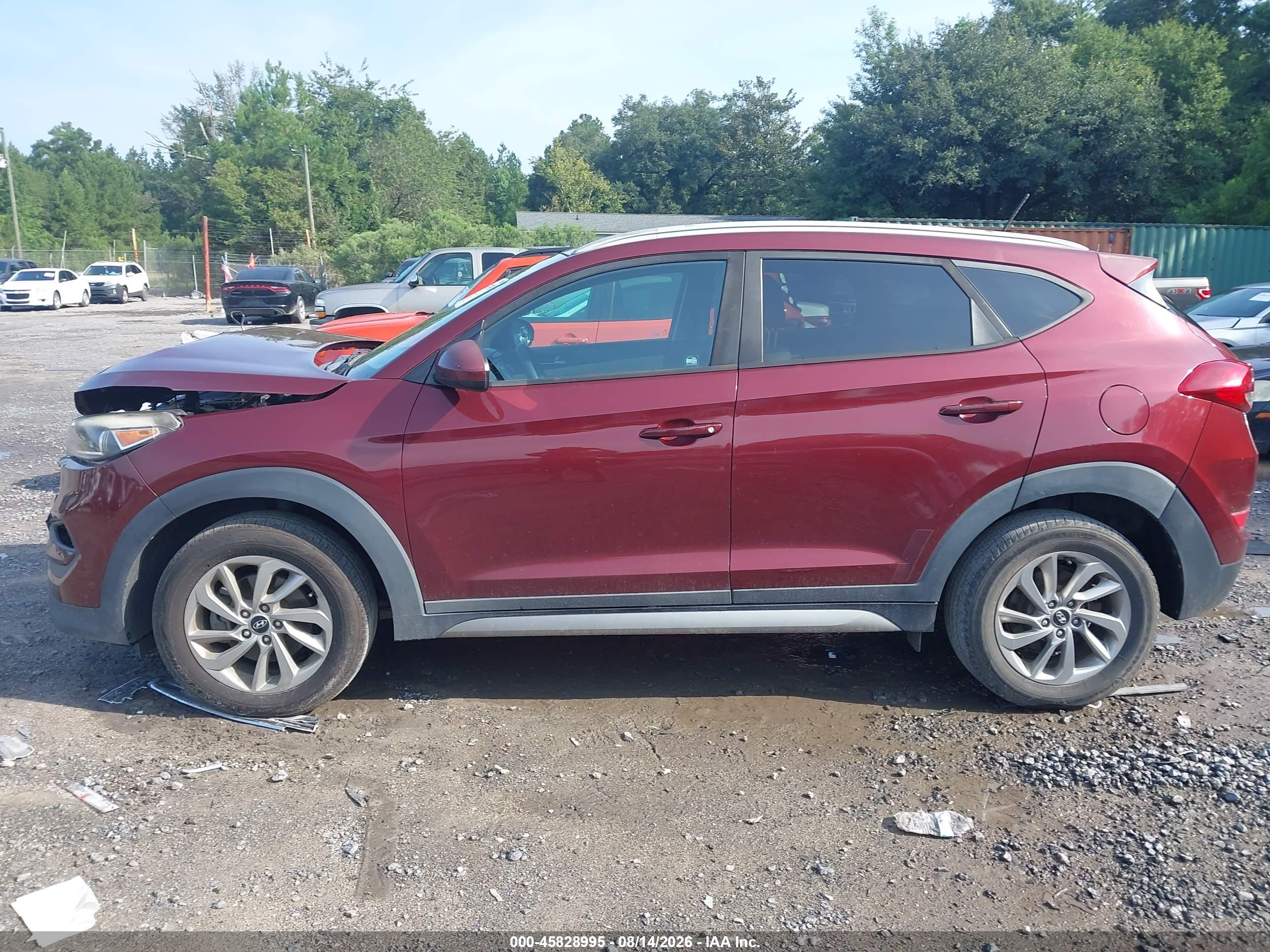 2017 HYUNDAI TUCSON SE