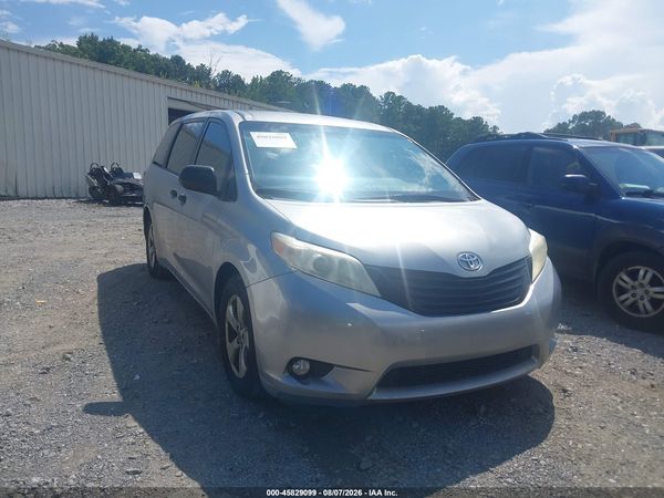 2015 TOYOTA SIENNA L 7 PASSENGER — I1