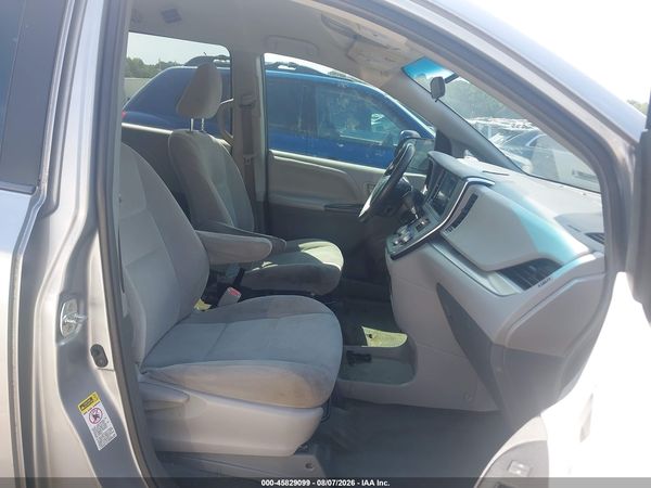 2015 TOYOTA SIENNA L 7 PASSENGER — I5